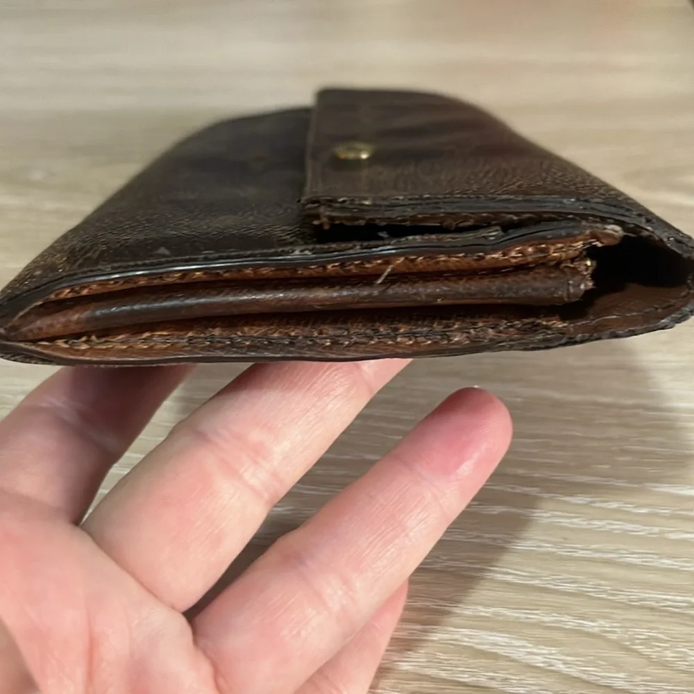 Louis Vuitton Sarah Long Wallet